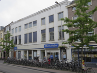 906347 Gezicht op de voorgevel van het pand Voorstraat 38 (filiaal van de supermarktketen Albert Heijn) te Utrecht.